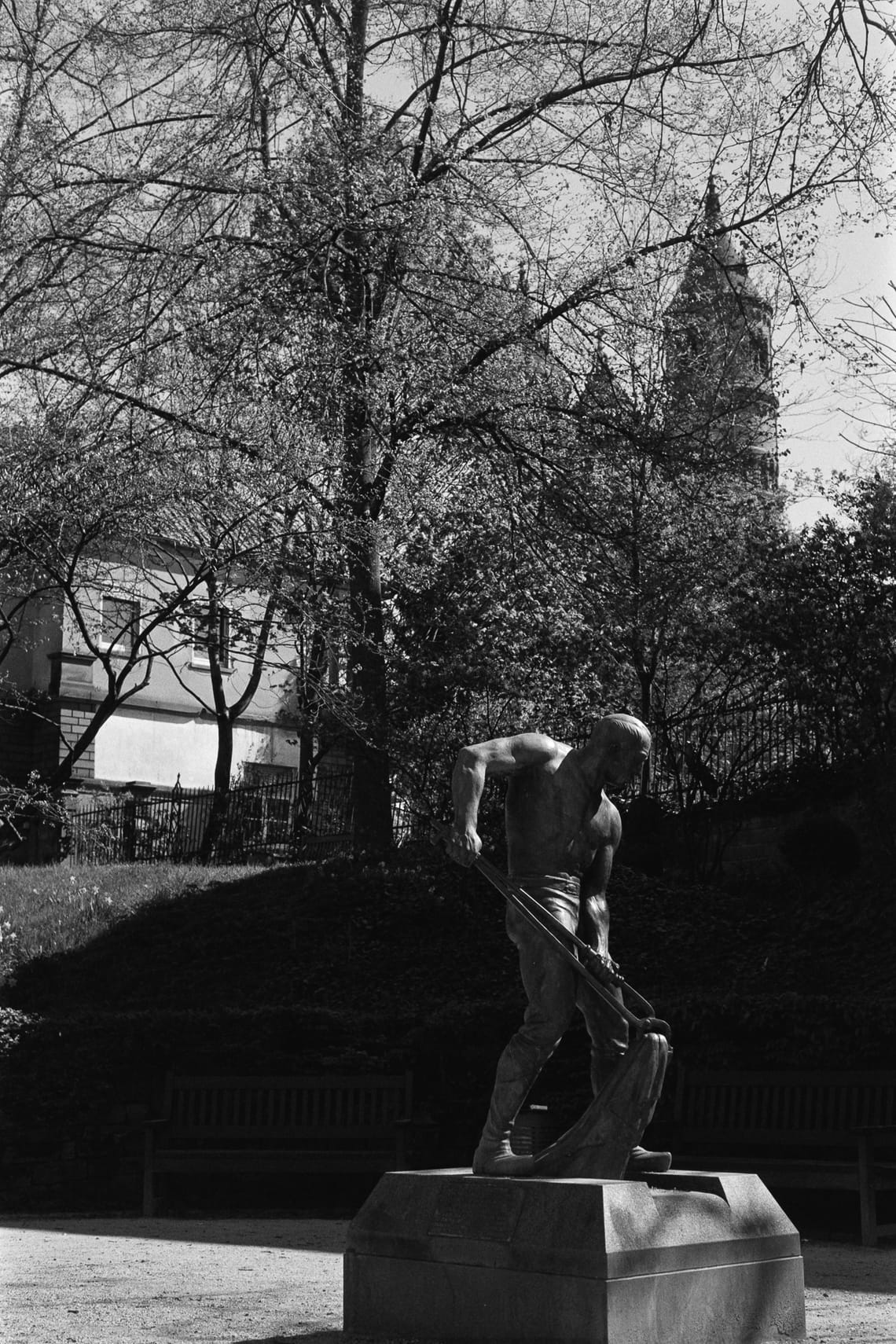April 2025 – Statue